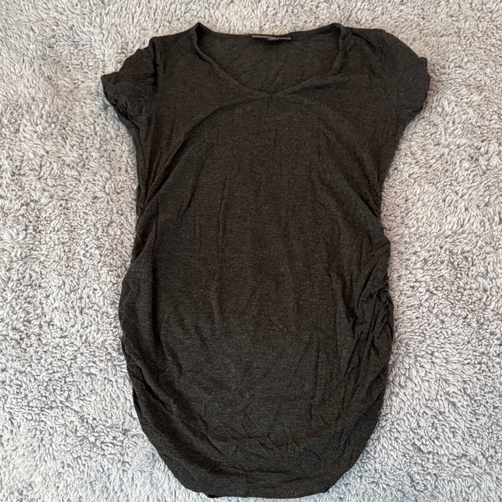 A Pea in the Pod Charcoal Gray V-Neck Maternity T shirt